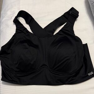 DSG Women's Sleek Black Sports Bra